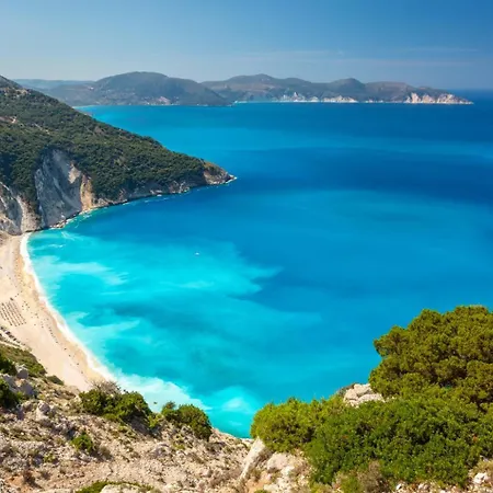 Russa Alexandros Trapezaki (Kefalonia)